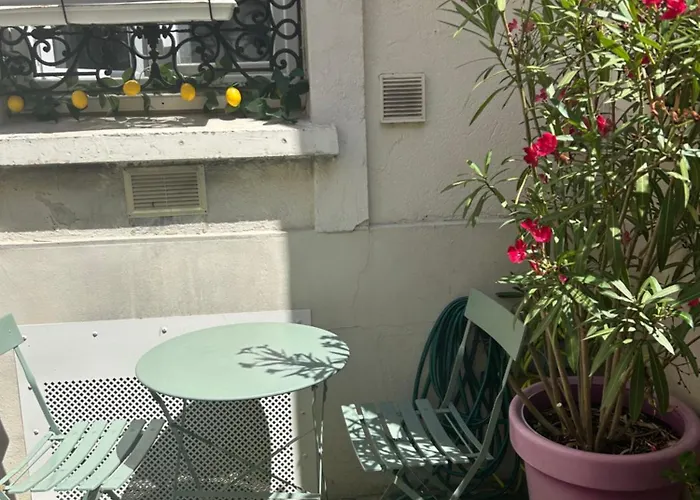 With A Terrace Appartamento